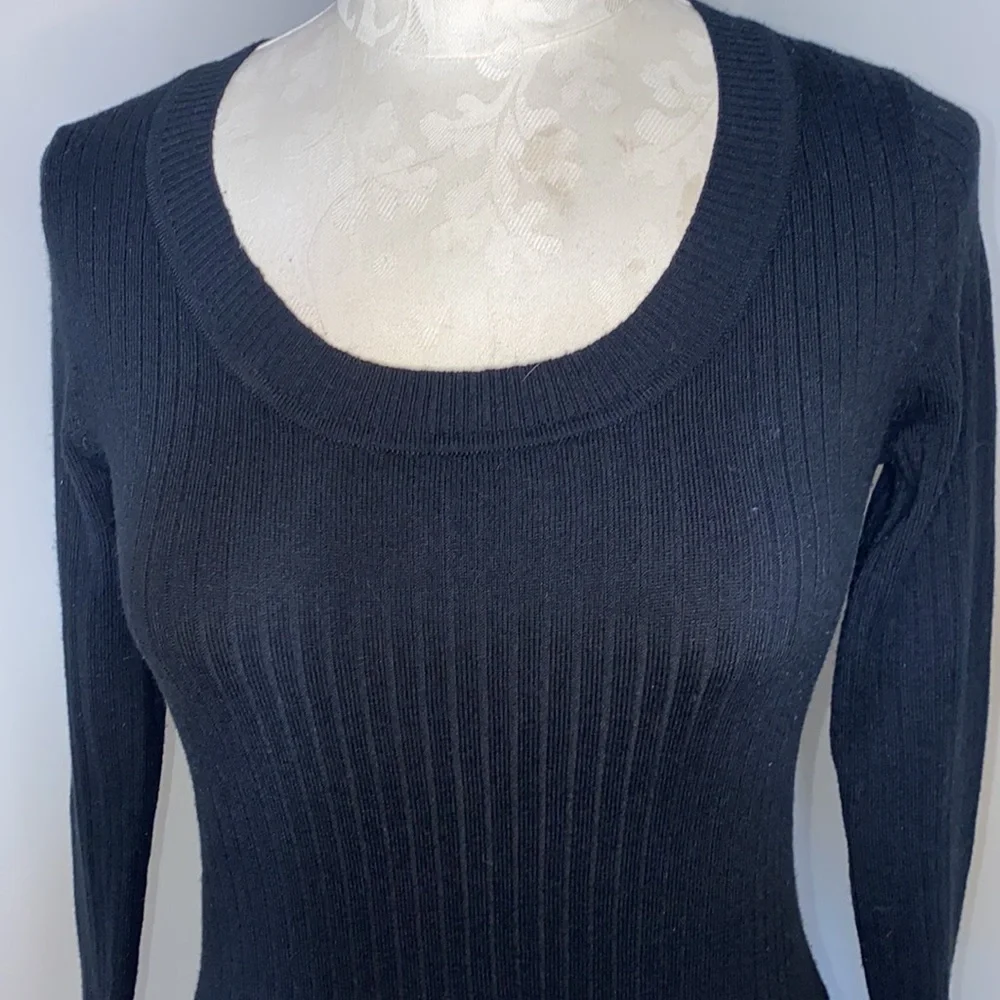 Free with a Bundle - Merona black ribbed scoopneck sweater Size Medium - Picture 3 of 13